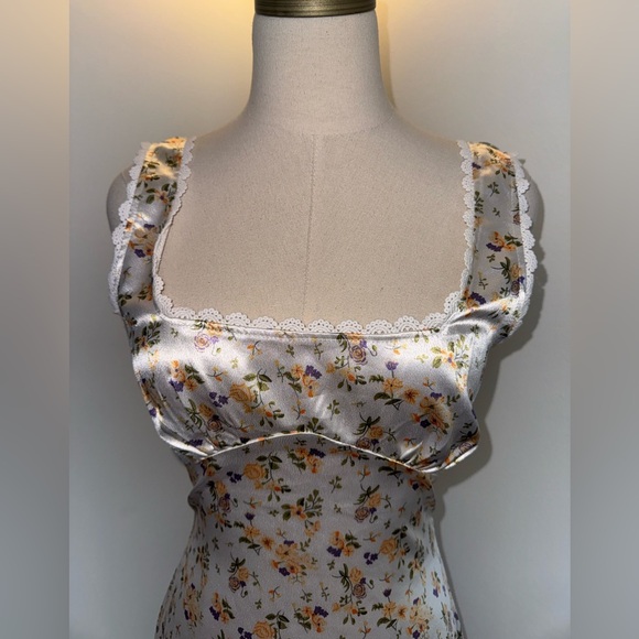 Princess Polly Women’s 4 White Floral Berlin Satin Mini Dress - Picture 4 of 10